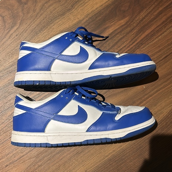 Kentucky Nike Dunks - Picture 2 of 3